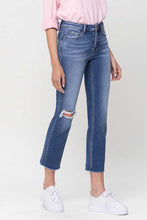 Load image into Gallery viewer, Mid-Rise Straight Crop Jeans