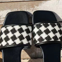 Load image into Gallery viewer, Plaid Open Toe Flat Sandals