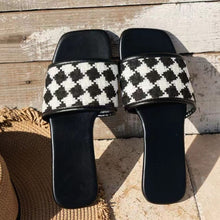 Load image into Gallery viewer, Plaid Open Toe Flat Sandals