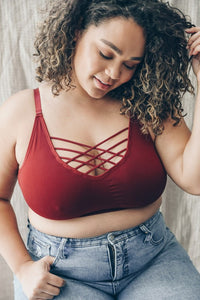 Plus Size Interwoven Strappy Front Bralette