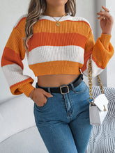 Load image into Gallery viewer, Color Block Round Neck Cropped Sweater